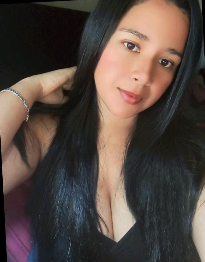 Sami, a verified woman in Paraguay on video chat