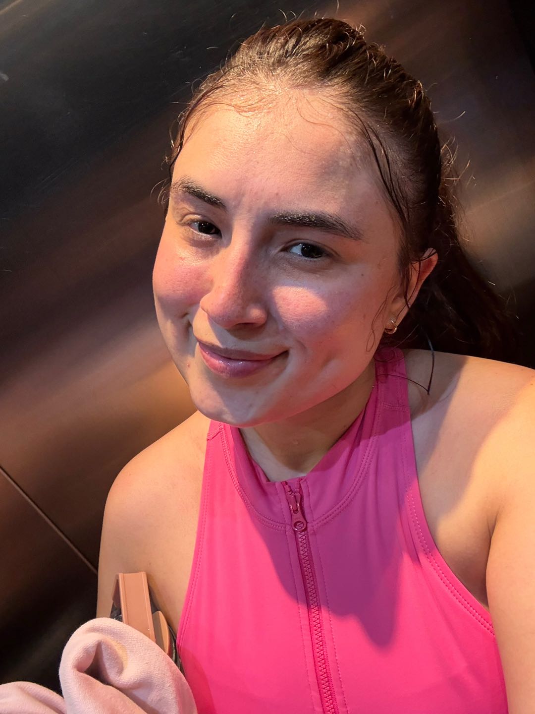 Evelune, a verified woman in Colombia on video chat